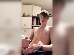 cute fit blonde wanking cam off