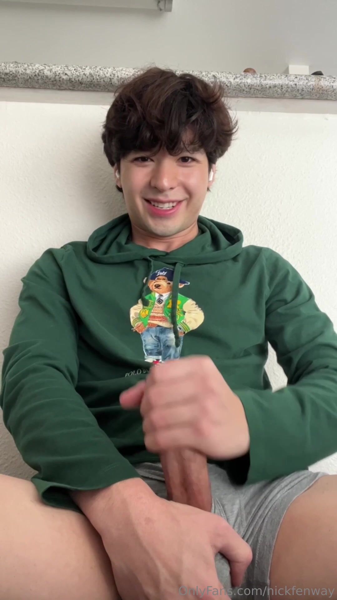 Nick cumming solo while smiling | GayPornTube