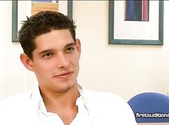 aby face Kyle  helping hands