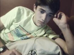 BR - Handsome guy needs to burst a nut twink porn