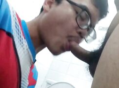 blow in the toilet gay porn tube