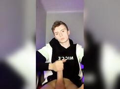 Julian show & wank his dick