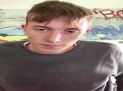 Huge blond webcamer -no cum