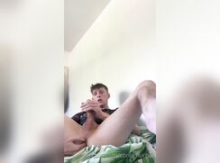 [OF][40] Young Conor wanking and cumshots