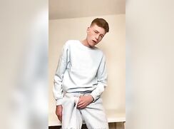 Graig present his dick