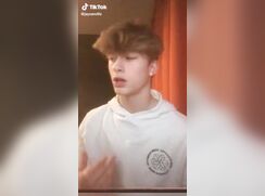 cute tiktoker jayce on tiktok and chating to girl jo