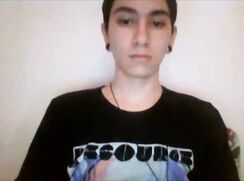 Hot tattooed twink cums in bedroom