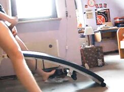 TWINKIE SHOOTS A ENORMOUS LOAD