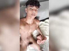 soyJboii toys cam porn likes it deep