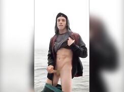 twunkboii gooning in the icy sea