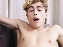 Togri yigit gay yigitni sikadi onlayn porno video