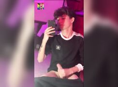 HBW Cumming On Cam 30042357