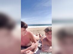 2 twinks at the beach