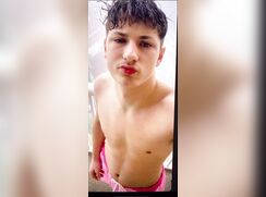 Darin (19) measures and flexes his small cock on cam