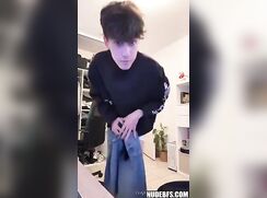 Amateur Video Gamer - Twink Porn Guys