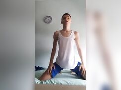 Exhibitionist twink does cum show