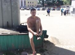 Amateur webcam: On a busy street