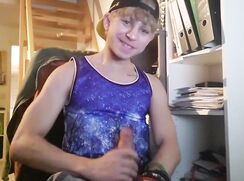 Blond cum snack - 05-13-25