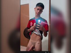 Straight boy shows his ass (leaked video)