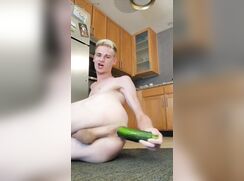 Twunk with broken ass