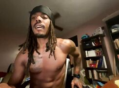 Hot Hunk Guy Shows-off His BBC