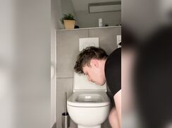 German fag Simon licks his cum from the toilet seat