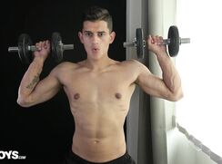 Hot hunk Breno Gomes stud shows his hot body