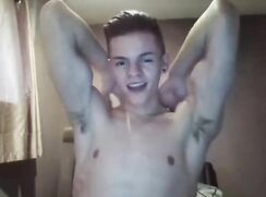 Webcam show: English muscle boy with earring wanks and cums
