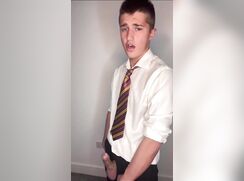 Hottie in school uniform cums without hands