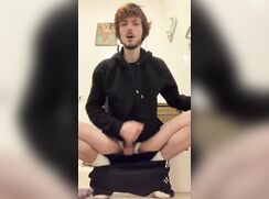 Hung twink moans loud and shoots a huge load