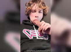 SSB cute dude sucking his toy