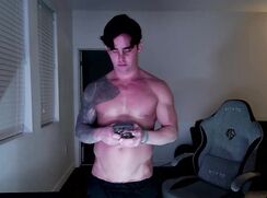 Muscle Jock Hunk Shows-off Cock And Works Out Naked