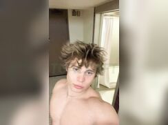 Super fit blonde guy with sextape