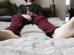 Feet an jerking off