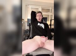 Twink comes a lot - 06-12-25