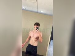 Yummy dude shoots nice cumshot