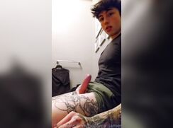 cute big cock tattoed guy wanking hot off