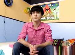 Iranian Gay Boy Shows Off