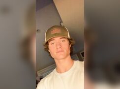 cute fit athlete snapchat to girl jerking multiples cums off