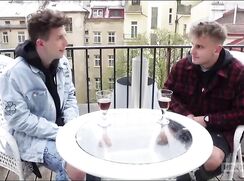 two friends can't resist gaysex