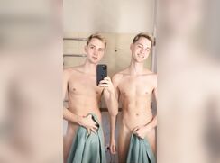 Snugglr Files: Twinky Twins!