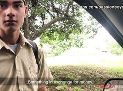 caçando um menino no parque que parece um efebo grego antigo, mas é venezuelano -porn