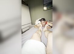 25yo dutch feet licking for cash