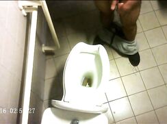 Italian Toilet Spy 11