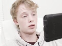 Jouissance d'un beau blond