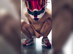 Naked guy in a fox mxhelmet jerks off on nike sneakers - 07-11-25