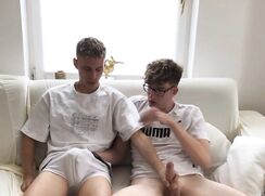 HBW Home Made Blowjob Hand Helps Gay Porn Videos