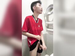 Thumbs up with cum