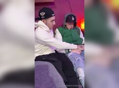 Dressed Twinks Bare Cam