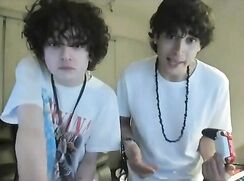 horny gamer twinks blowjob and bareback